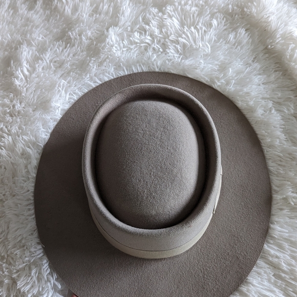 COPY - Lunabloom snake hat, taupe EUC - Picture 3 of 5